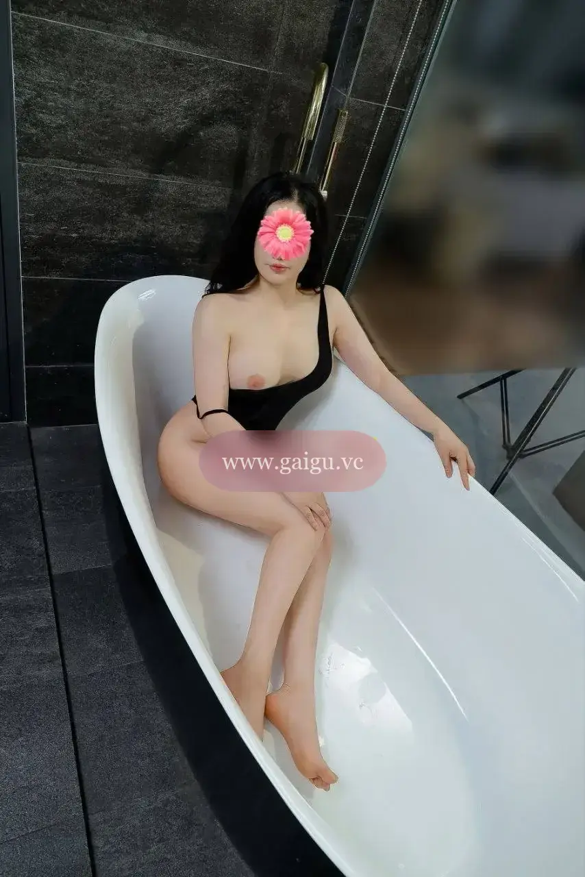 HOT THU THỦY BODY NGON CHẤT LƯỢNG, MASSAGE BÚ LIẾM SIÊU PHÊ