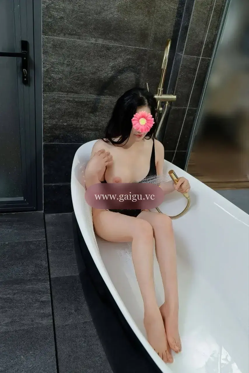 HOT THU THỦY BODY NGON CHẤT LƯỢNG, MASSAGE BÚ LIẾM SIÊU PHÊ