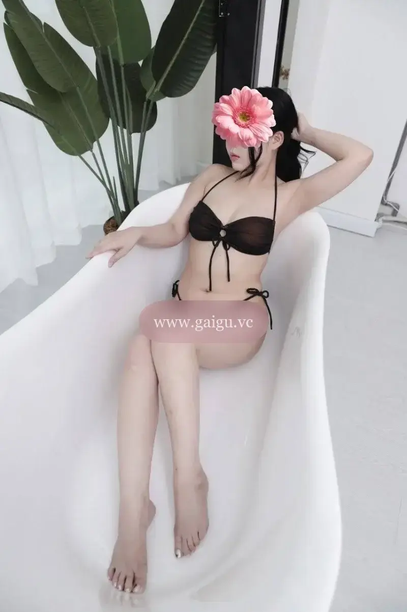 KHÁNH NHI DÂM NỮ MẶT XINH THÂN HÌNH GỢI DỤC LÀM TÌNH CHUYÊN NGHIỆP