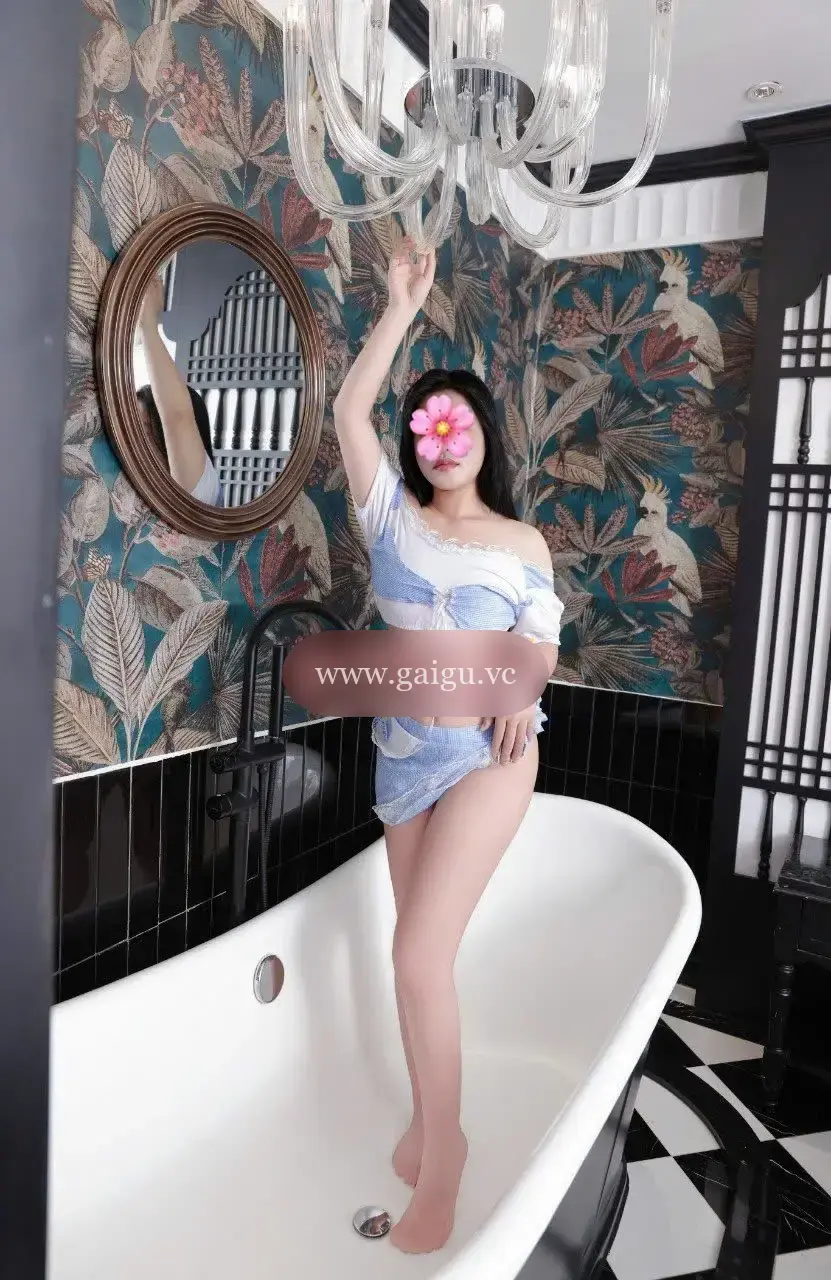 ❤️ QUỲNH CHI 2002 ❤️ HÀNG NGON-LỒN BÓT-BODY HẤP DẪN