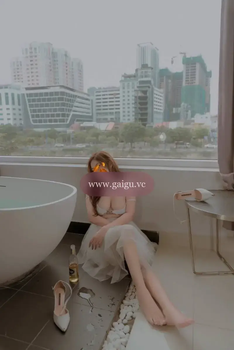 Trà - Girl Dâm Dễ Thương , Ngực To Mông Nảy , Doggy Bao Phê