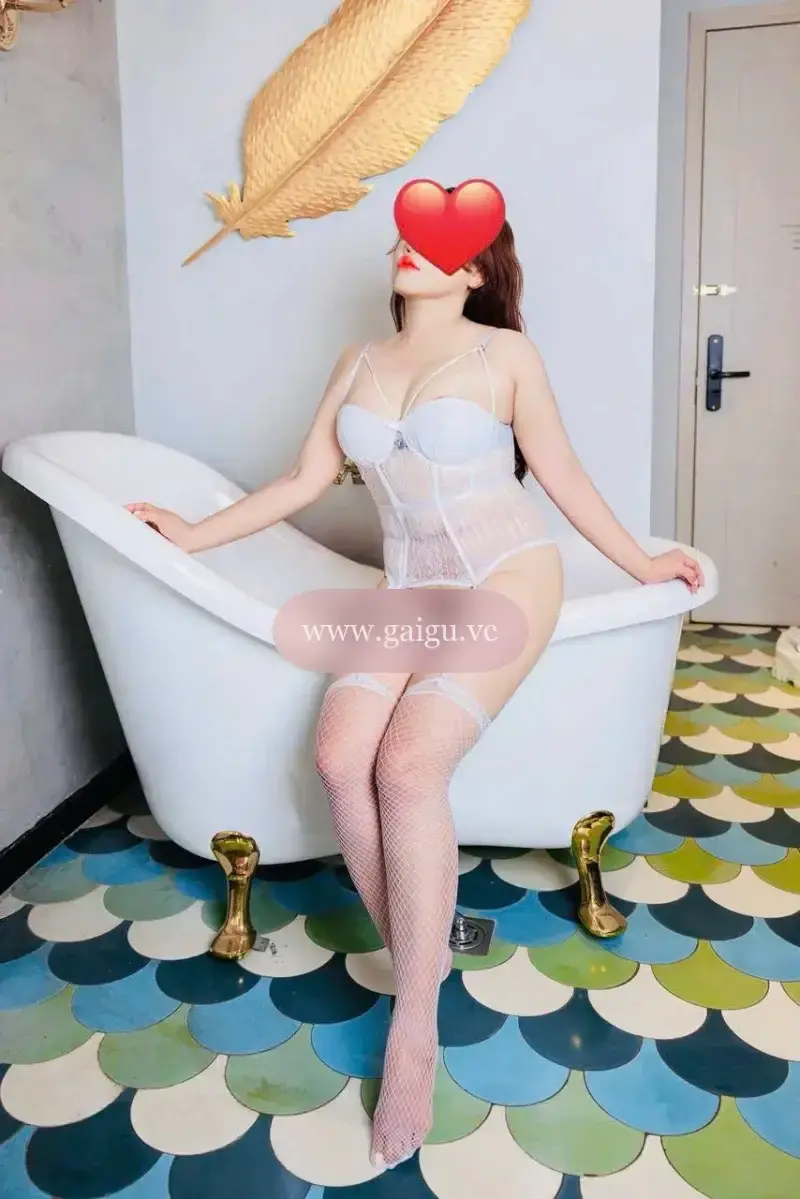 Poster xem video Kim Tiền - Vú To, Bướm đẹp, tươi mát