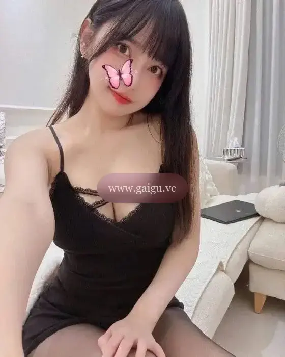 ÁI VY ♥️ MẶT XINH DÁNG MÌNH DÂY XUẤT THÂN MASSAGE