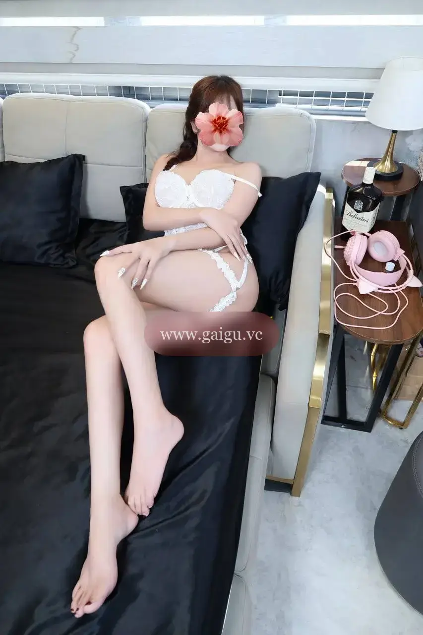 Hoàng Ngân - Siêu Dâm, Vú Bím Cực Ngon, Hàng Hot Trong Tầm Giá