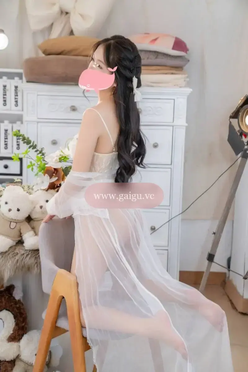 Vy Vy- em hàng tươi xanh, dể thương hấp dẫn!!!
