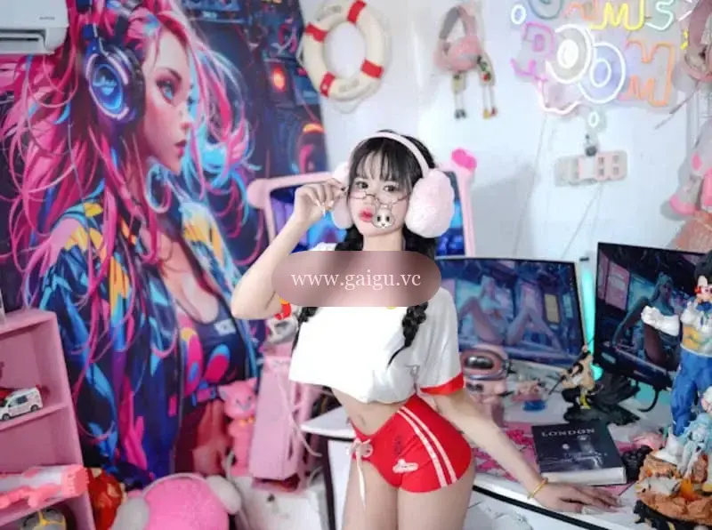 Su Su 2k5 non tơ xinh tươi vào đời.