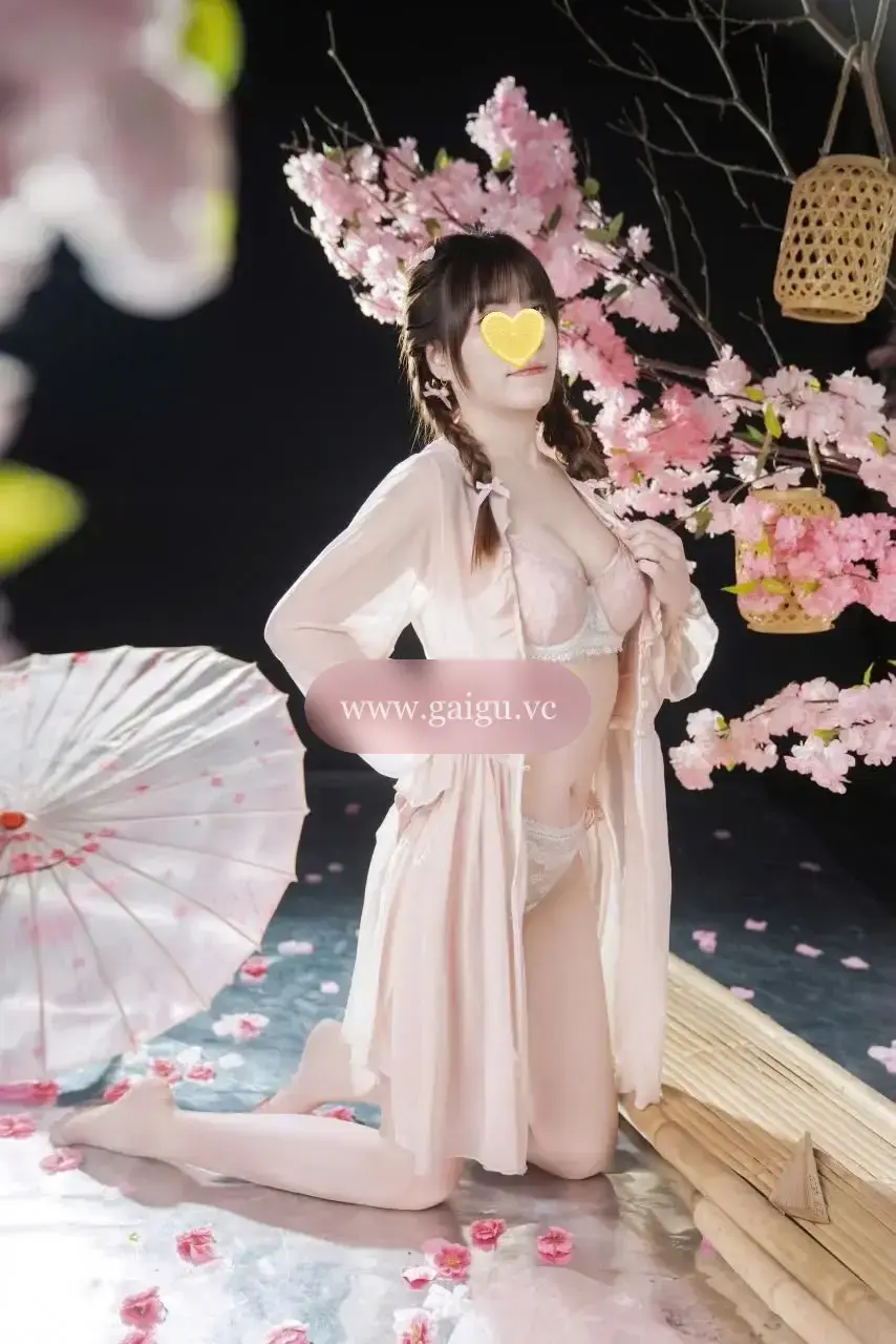 YẾN NHI DÁNG MÌNH DÂY TÌNH CẢM VUI VẺ