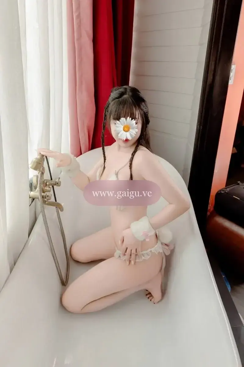 Bảo Bảo 98 Ngực Đẹp Nhiều nước