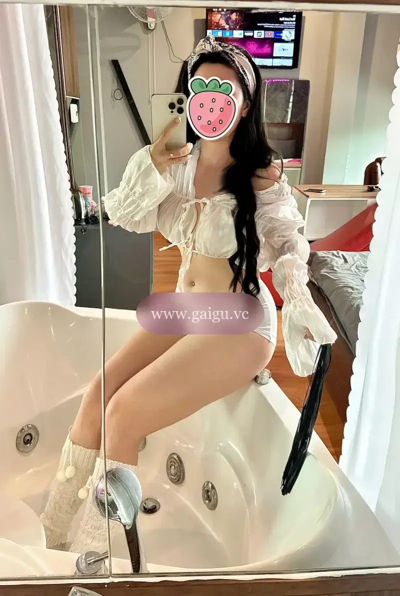 Tú Nhi  _ Có Ship xinh dâm duyên bên em như người tình