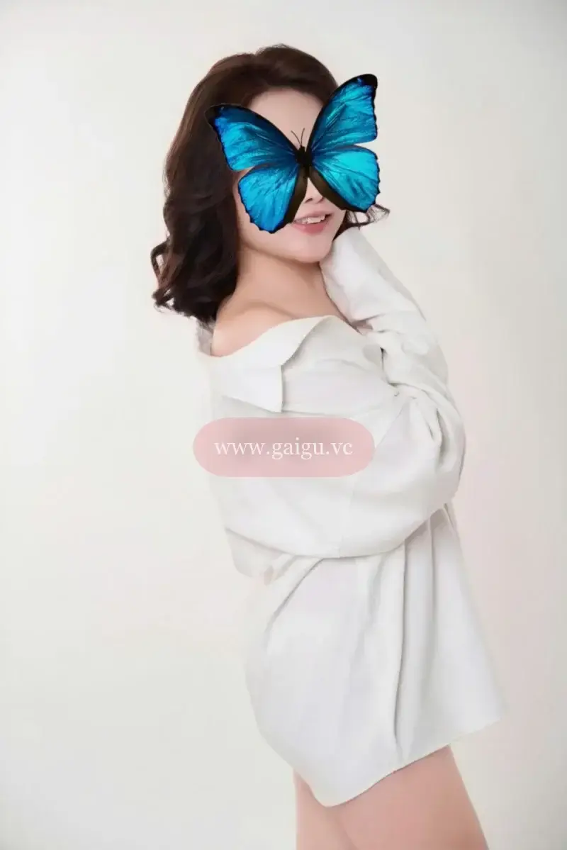 LY LY 🌸 EM MỸ NỮ CỰC KÌ NUÔNG CHIỀU KHÁCH DÁNG CỰC KÌ ĐẸP BÍM KHÍT RỊT ƯỚT NHẸP