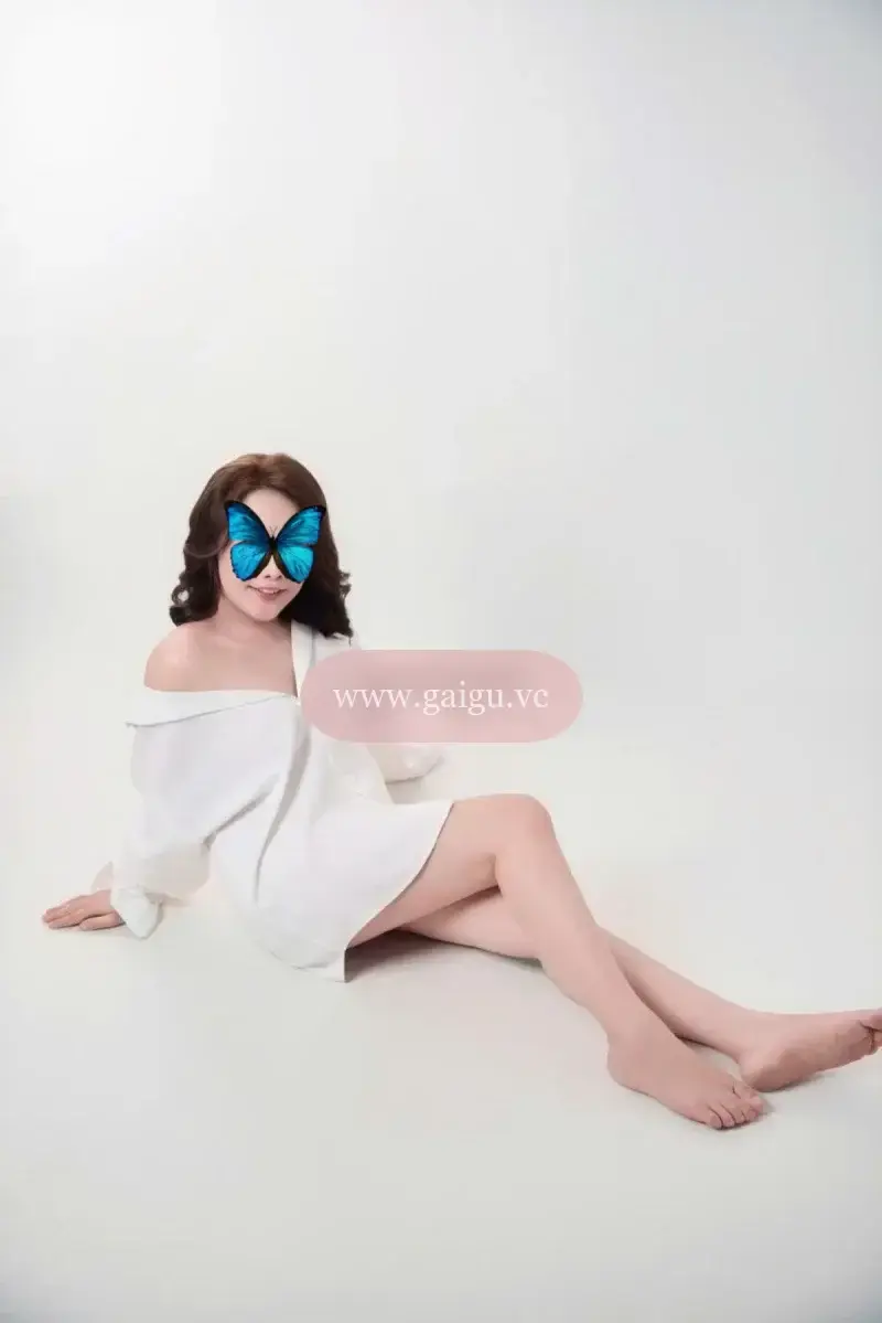 LY LY 🌸 EM MỸ NỮ CỰC KÌ NUÔNG CHIỀU KHÁCH DÁNG CỰC KÌ ĐẸP BÍM KHÍT RỊT ƯỚT NHẸP
