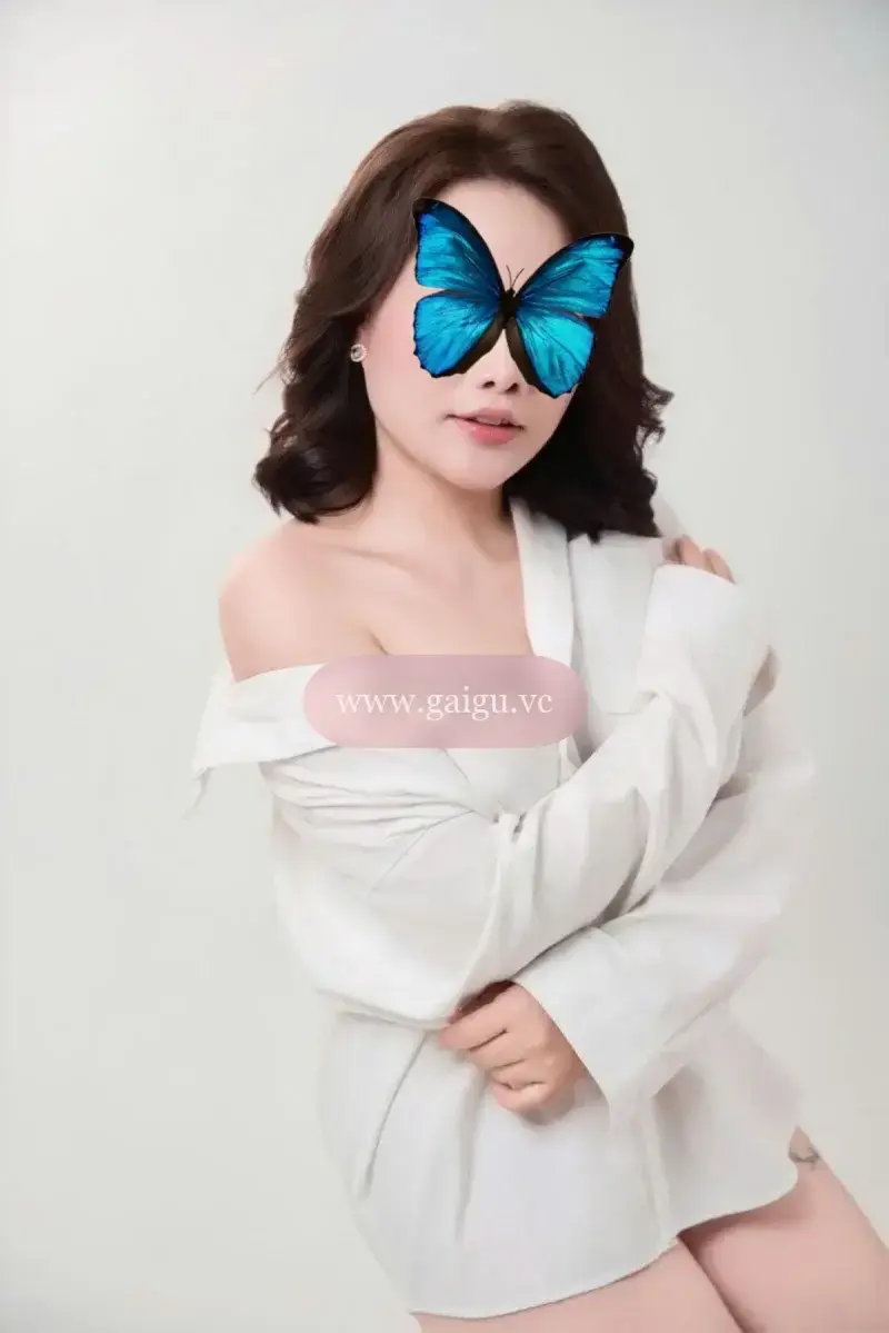 LY LY 🌸 EM MỸ NỮ CỰC KÌ NUÔNG CHIỀU KHÁCH DÁNG CỰC KÌ ĐẸP BÍM KHÍT RỊT ƯỚT NHẸP