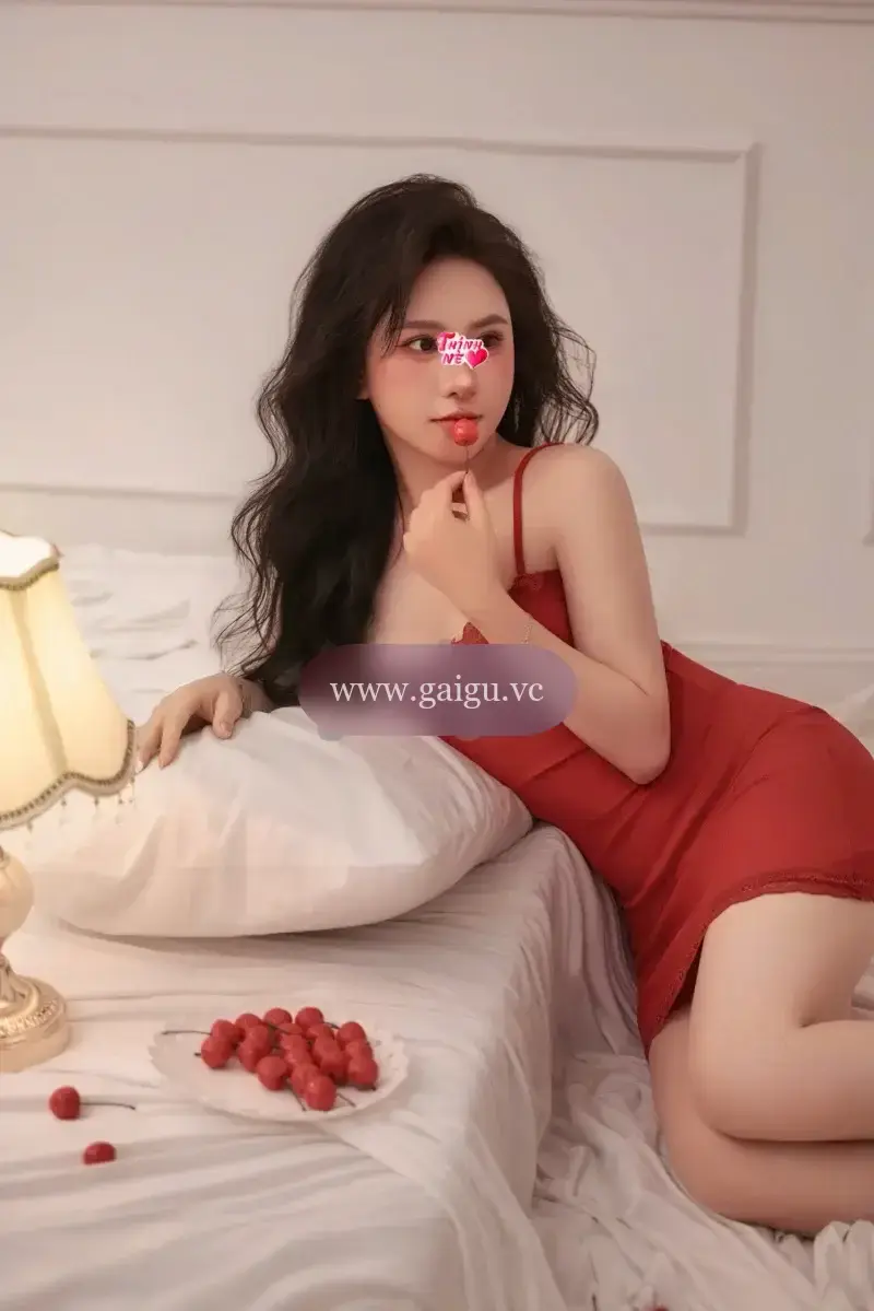Tuệ Mẫn 2005 - Hot Girl Mới Lớn Lần Đầu Đi Làm !