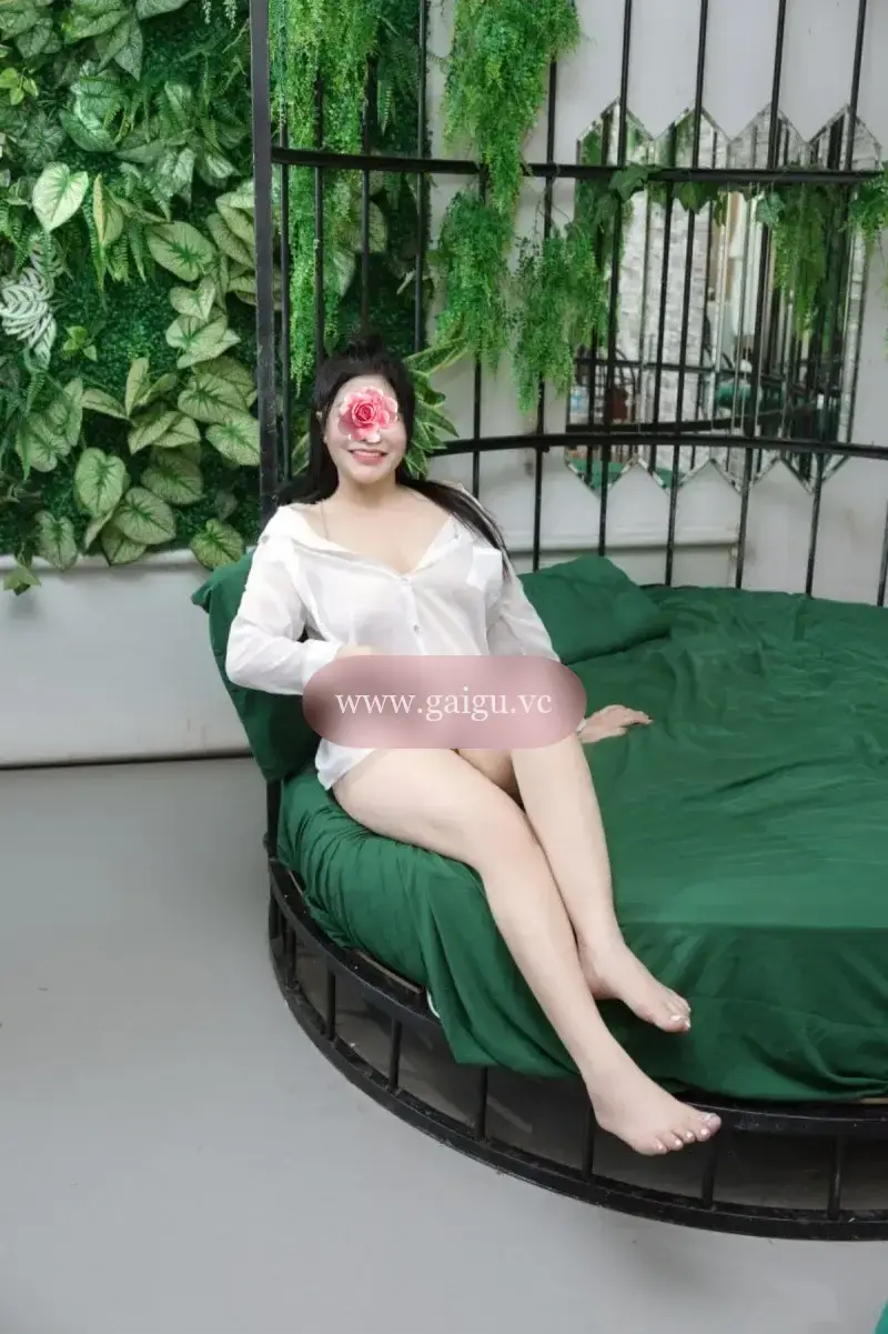 BÉ DỊU ⭐CÔ NÀNG CÁ TÍNH COSPLAY HẦU GÁI TIÊN CÔ GIÁNG TRẦN NGỌT NGÀO DỊU DÀNG
(BAO PHÒNG)