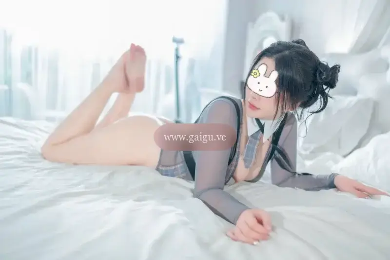 Gia Linh:GƯƠNG MẶT XINH XẮN- VÚ TO - MÔNG MẨY - CHỊCH ÊM KHÓ CƯỠNG
