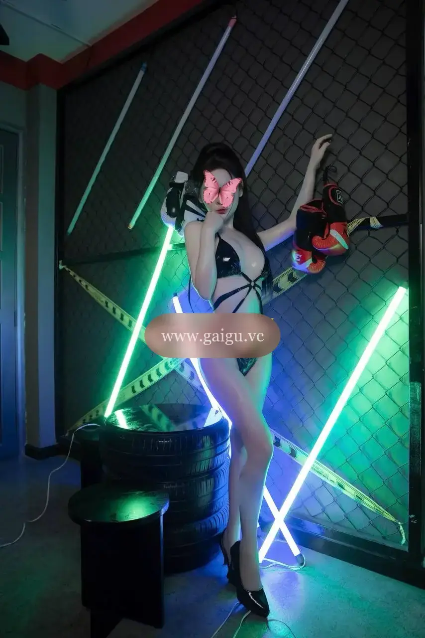 NEW THƯ KÌ 2K5 SỞ HỮU DÁNG ĐẸP VỚI BỘ NGỰC VÔ CÙNG GỢI CẢM CHIỀU KHÁCH