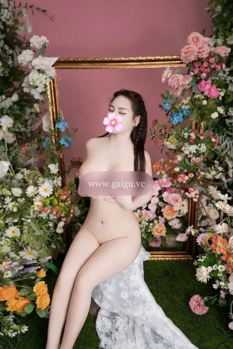 Thùy Dung_ Gái xinh chiều khách, kỹ năng cực đỉnh