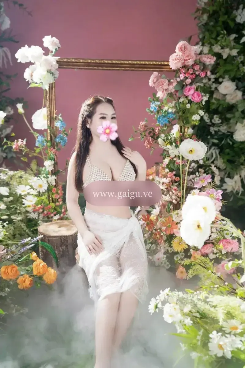 Thùy Dung_ Gái xinh chiều khách, kỹ năng cực đỉnh
