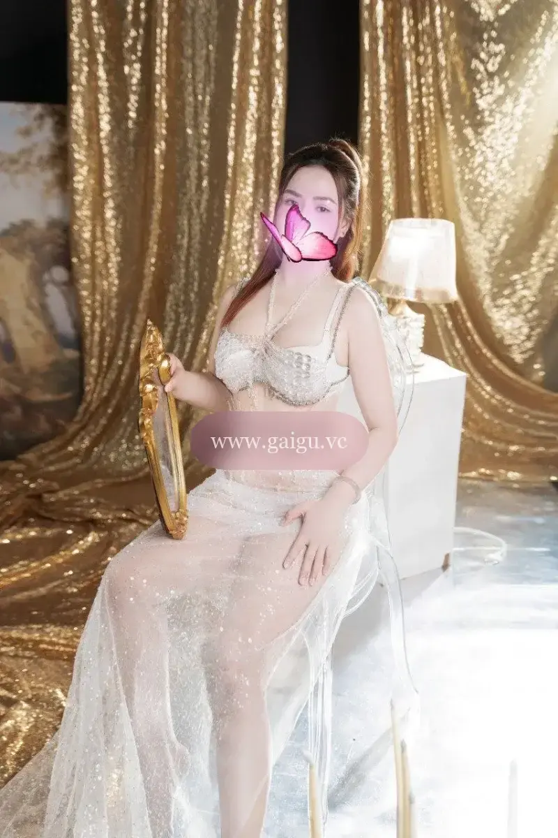 JuLy_ Gái xinh với body cực nóng