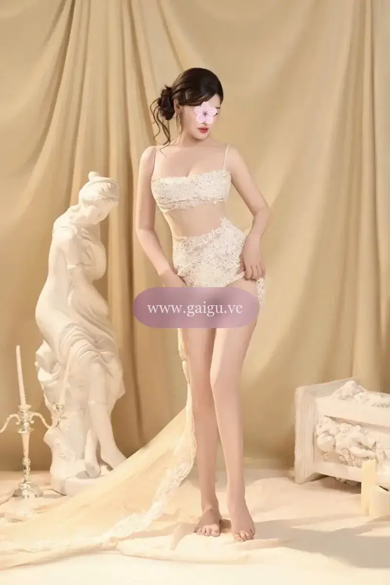 LAN ANH❤️MẶT XINH❤️DA TRẮNG, GIỌNG NÓI NGỌT NGÀO❤️BODY NÓNG BỎNG❤️