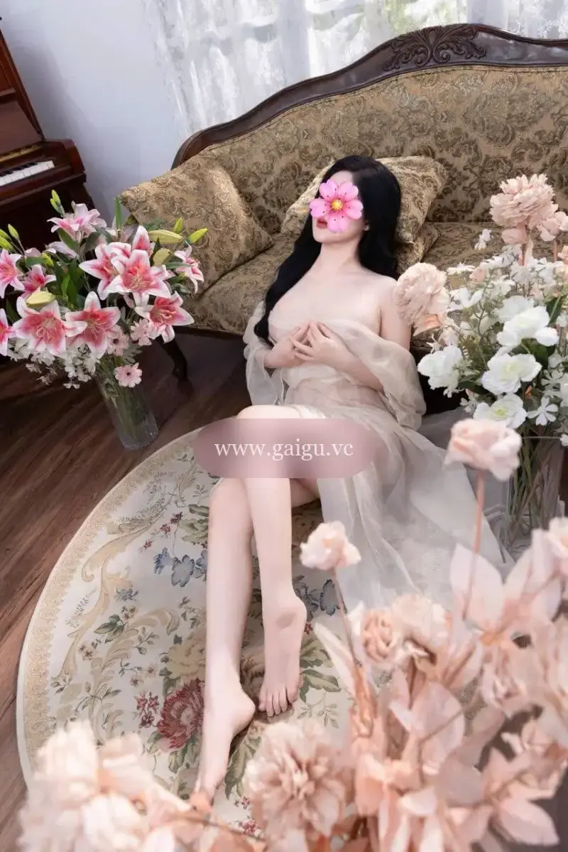 Videos Yến Nhi_ siêu vú khủng gái miền nam xinh đẹp da trắng vui tính dễ thương