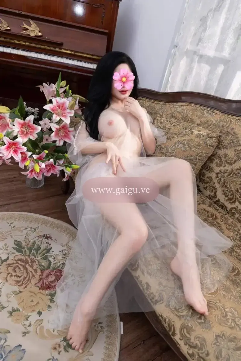 Videos Yến Nhi_ siêu vú khủng gái miền nam xinh đẹp da trắng vui tính dễ thương