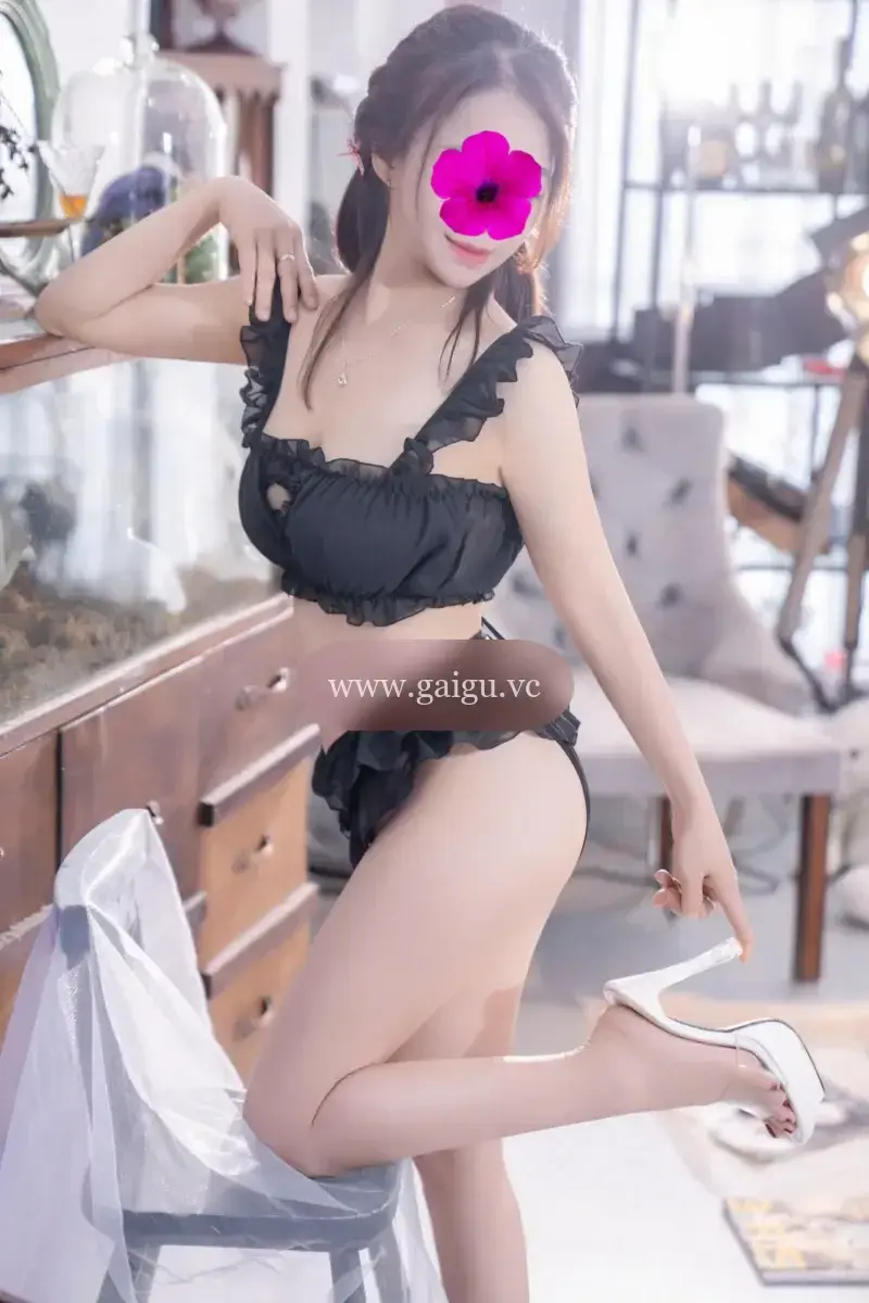 💗GÁI DÂM QUỲNH ANH_ VÚ TO MÔNG CONG GIÁ CỰC HẠT RẺ _ PHỤC VỤ AE