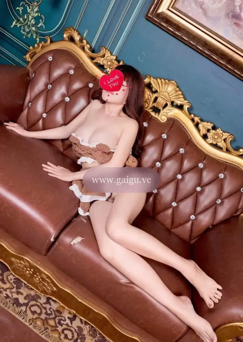 Thuỳ Dương - Vú bụ, mông công, làm tình giỏi