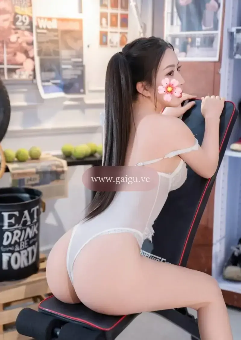 Vy vy xinh sang body đẹp cực chiều khách
