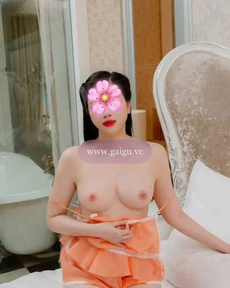 Quỳnh An ❤️ Mặt Xinh Da Trắng Chiều Ae Hơn Gấu Ở Nhà