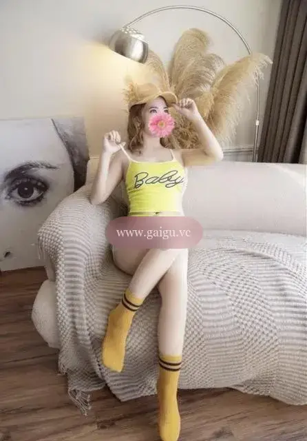 Yến Nhi - Người Tình Nóng Bỏng, Hotgirl Miền Tây