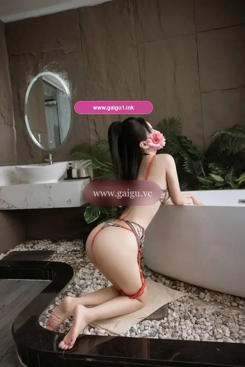 ❤️CÓ CLIP SEXY❤️NHƯ NGỌC XINH XẮN NHIỆT TÌNH BÚ LIẾM CÁC KIỂU RẤT TÌNH CẢM VÀ CHIỀU CHUỘNG KHÁCH