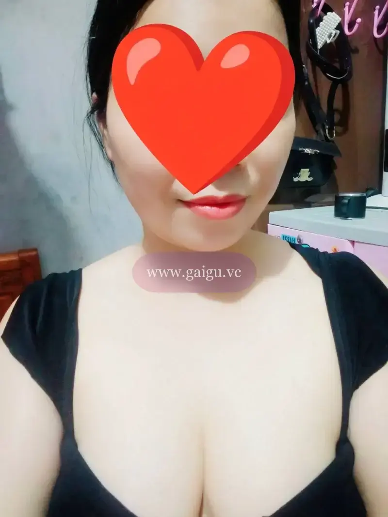 Be mo xinh dam vu dep nhieu nuoc