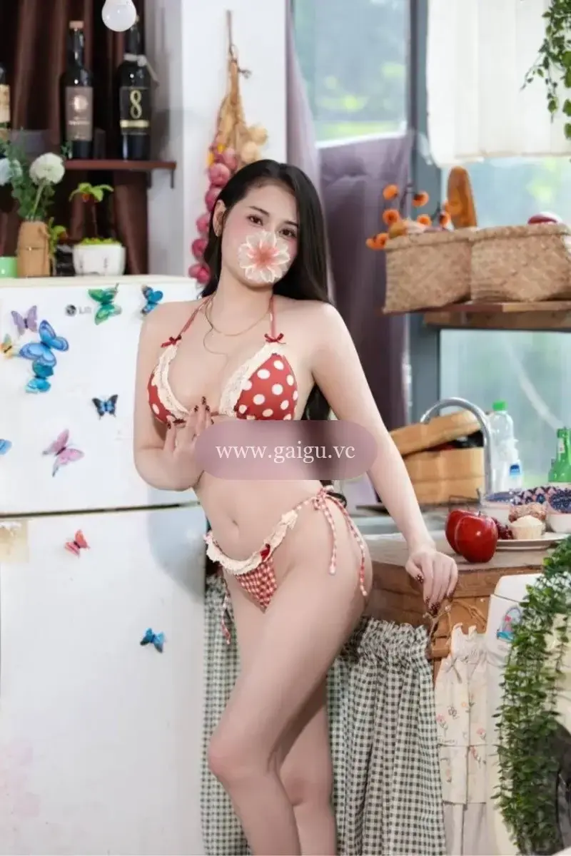 ❤️ Như Quỳnh ❤️ Xinh Trắng Đẹp Từng Centimet