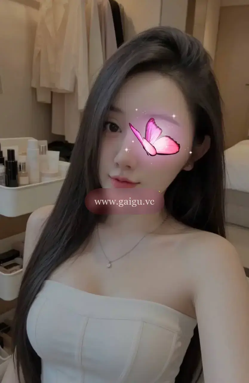 Tuệ Nhi 2k4 mặt xinh vú xịn